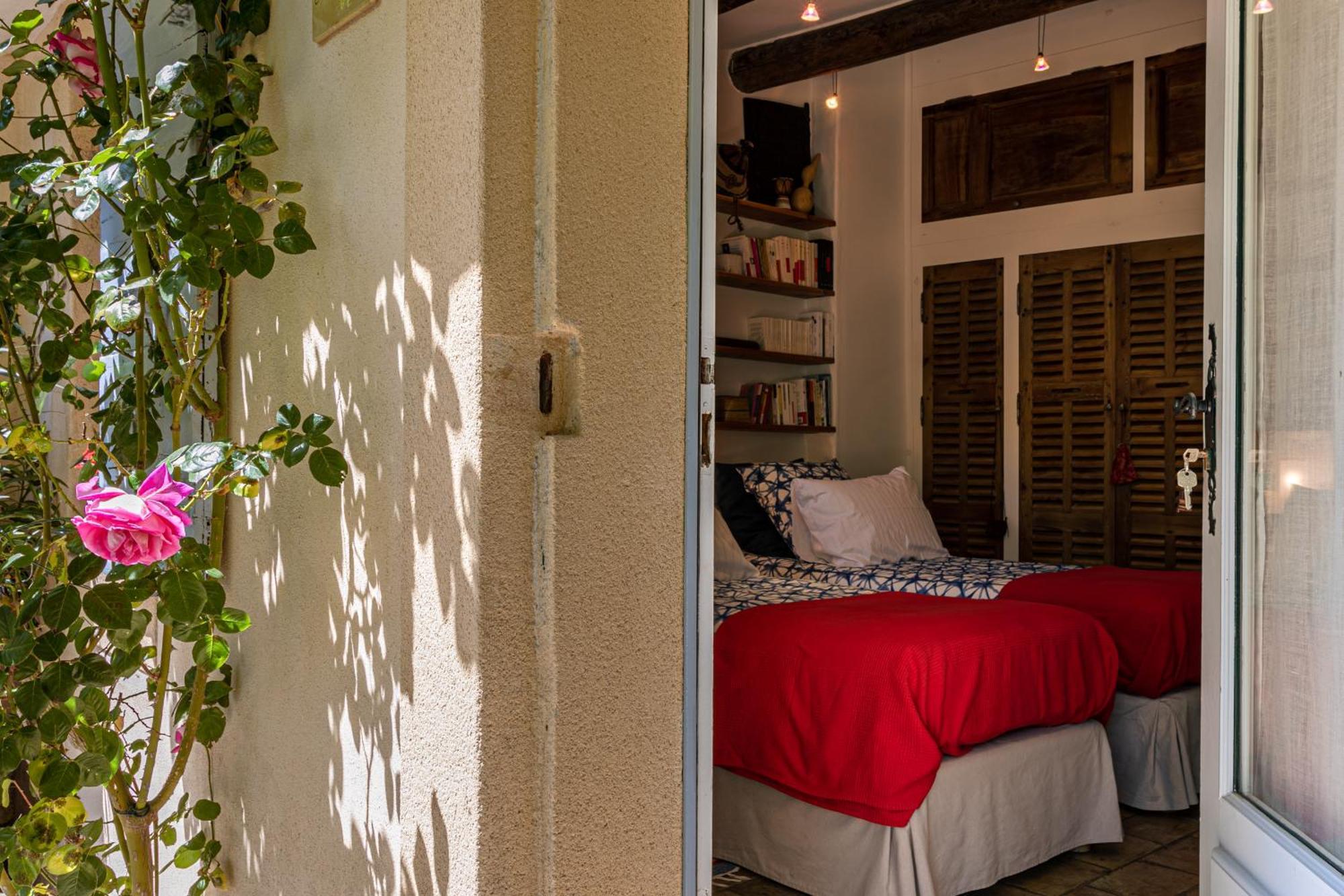 Chambres D'Hotes Domaine Des Machottes Grans Bagian luar foto