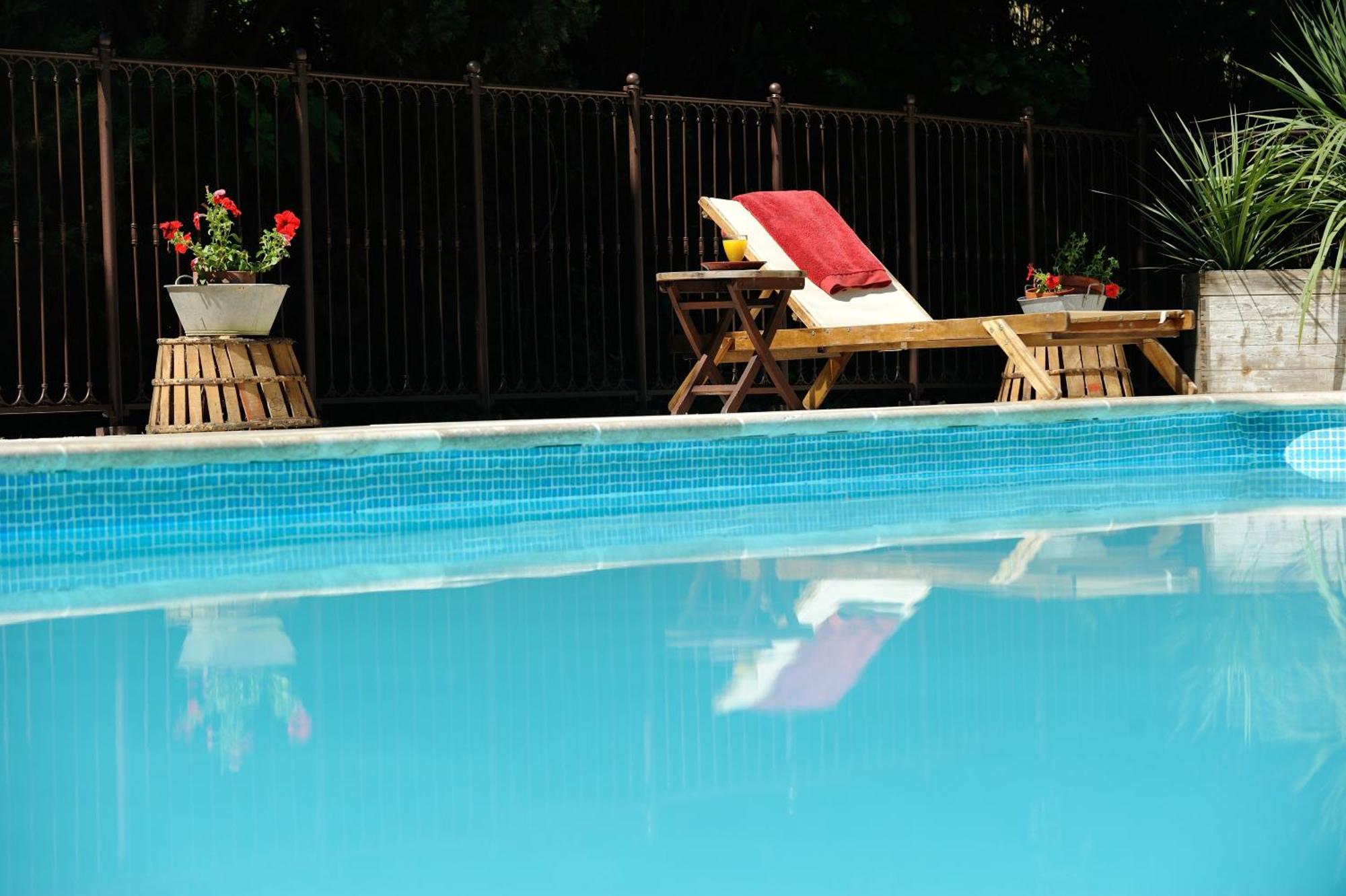 Chambres D'Hotes Domaine Des Machottes Grans Bagian luar foto