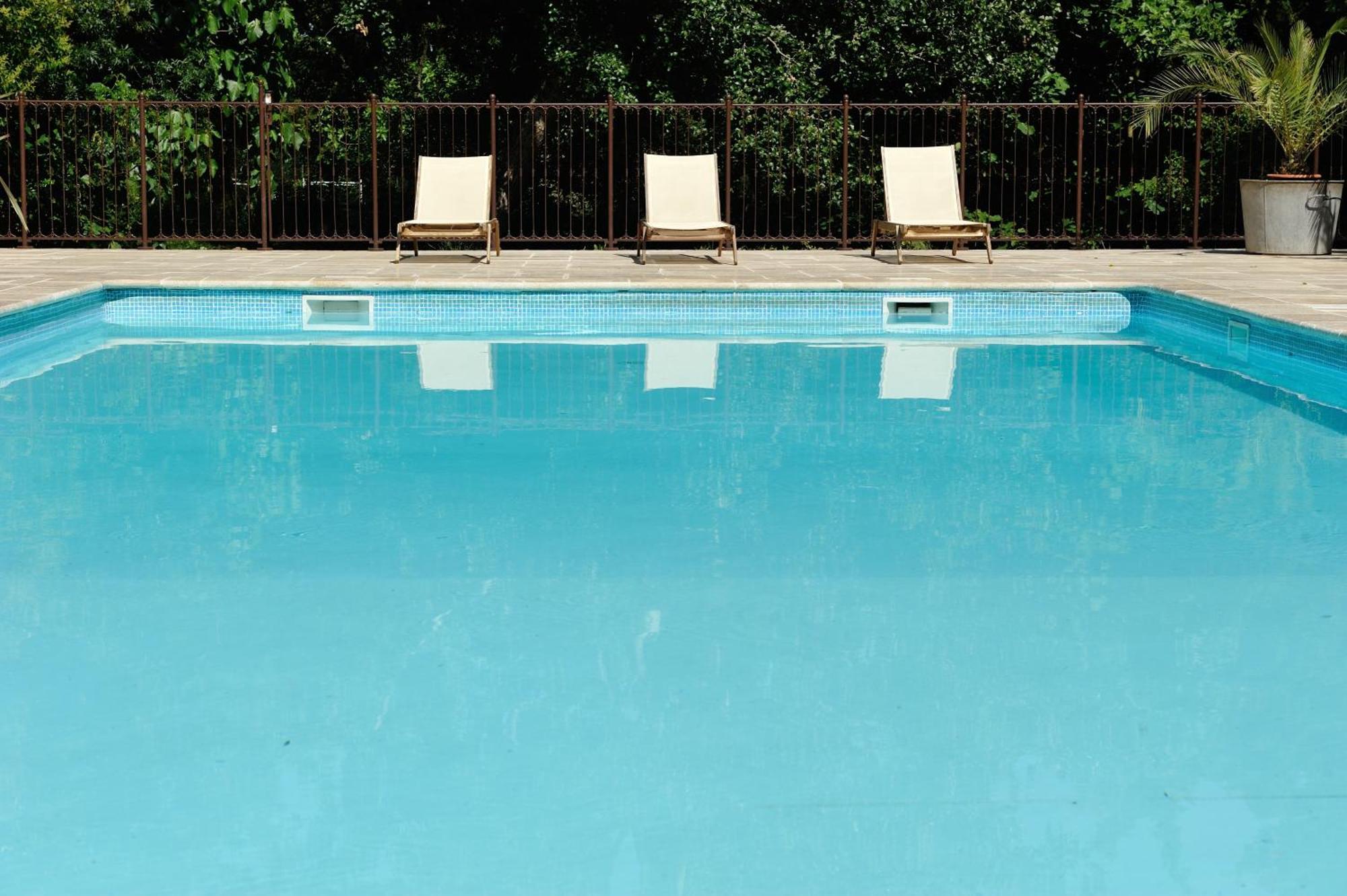 Chambres D'Hotes Domaine Des Machottes Grans Bagian luar foto