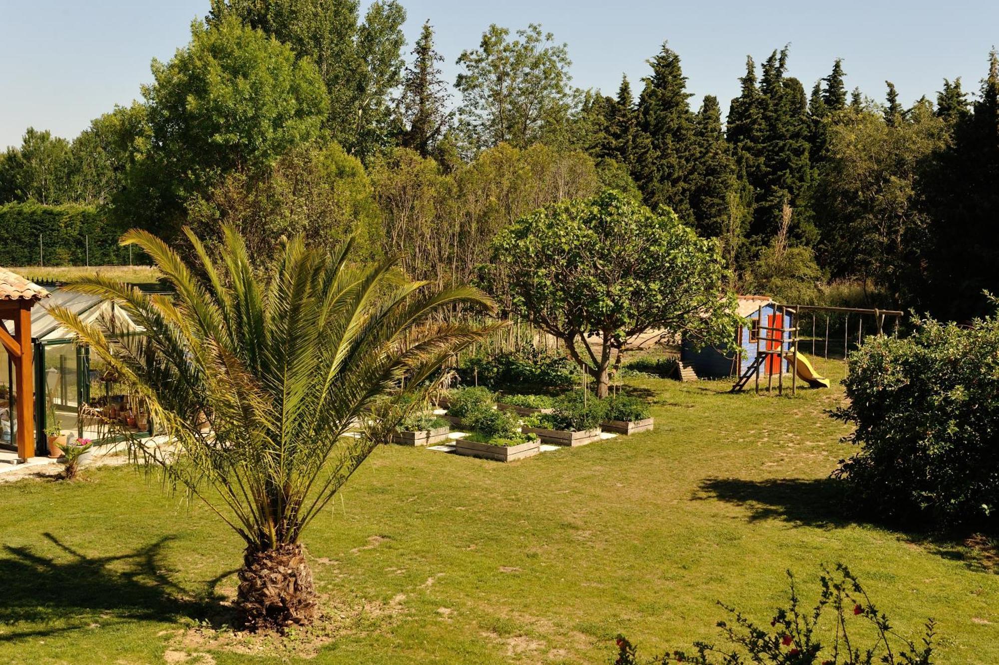 Chambres D'Hotes Domaine Des Machottes Grans Bagian luar foto