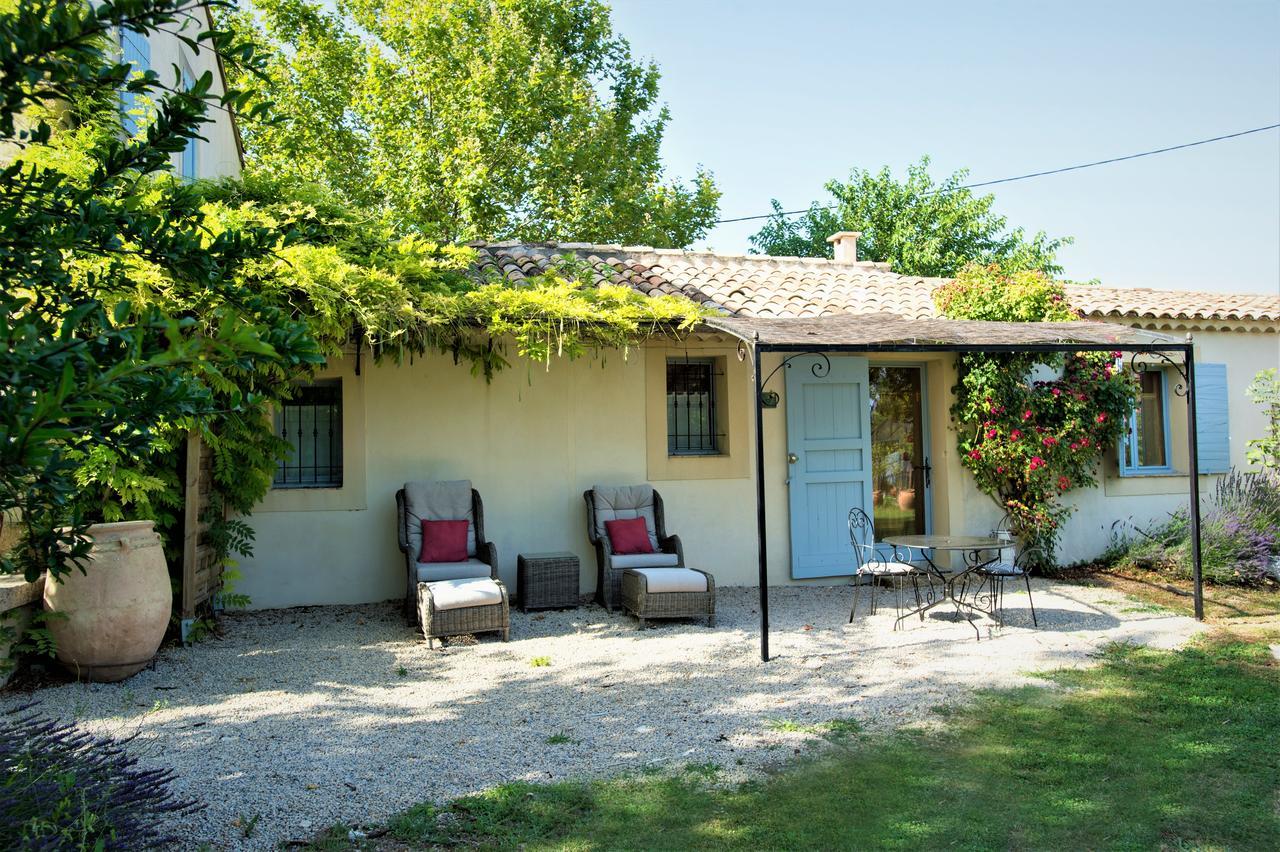 Chambres D'Hotes Domaine Des Machottes Grans Bagian luar foto